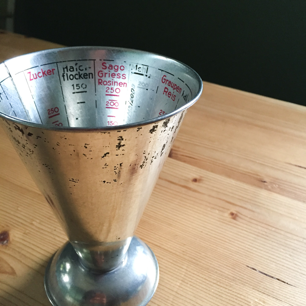 Messbecher