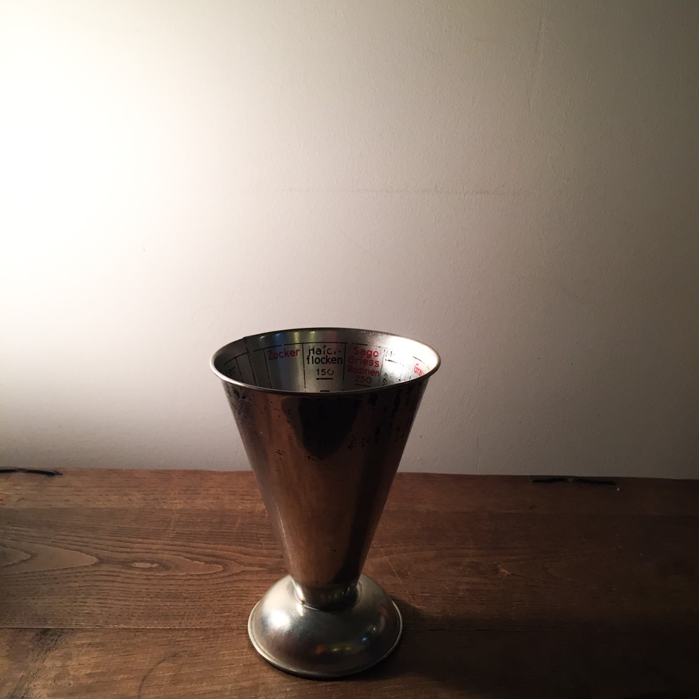 Messbecher